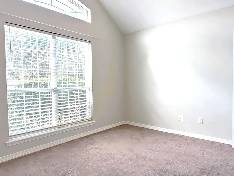 4006 Meadow Oak Ln — Photo 14