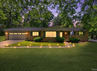 1214 Kennebec Rd, Grand Blanc, MI 48439