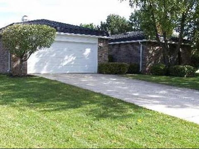 1st image of 130 Arrowwood Dr