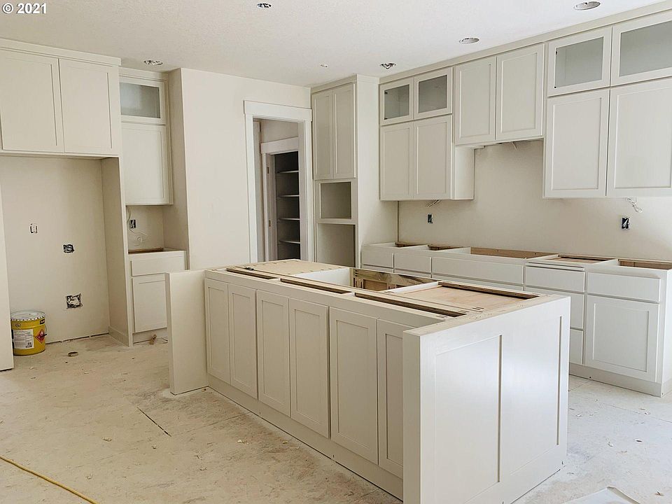 2nd image of 13117 SE Sprout Ln