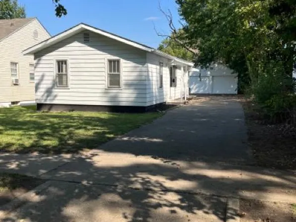 1128 N Hill Ave, Decatur, IL 62522