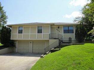 802 Terry Dale Dr, Warrensburg, MO 64093