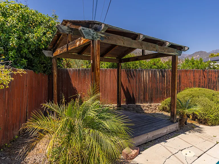 1005 Ayers Ave — Photo 4