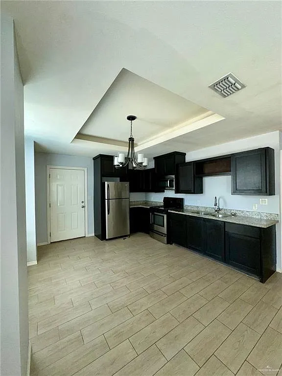 2 bed, 2.0 bath, 870 sqft, $950 — Photo 2