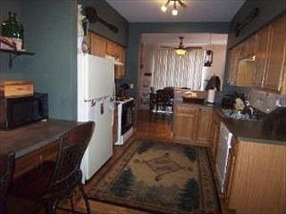 4th image of 1128 Heartland Gate