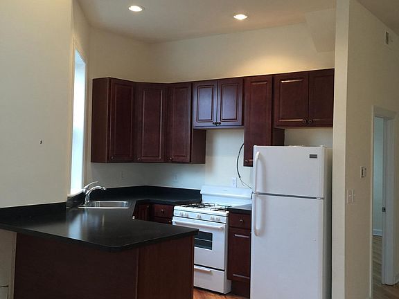 2nd image of 2315 N California Ave APT 3