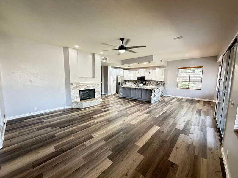 5 bed, 3.5 bath, 3452 sqft, $4,200 — Photo 2