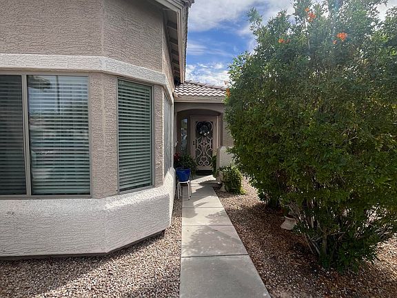 3rd image of 24819 W WAYLAND Drive