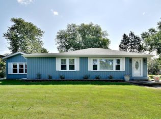 99 S Valley Rd, Glen Ellyn, IL 60137