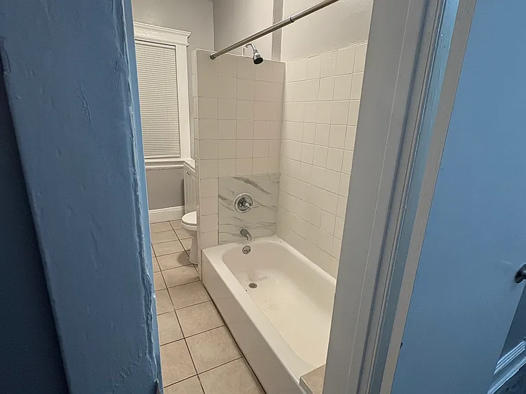 50 Wood Ave #8 — Photo 6