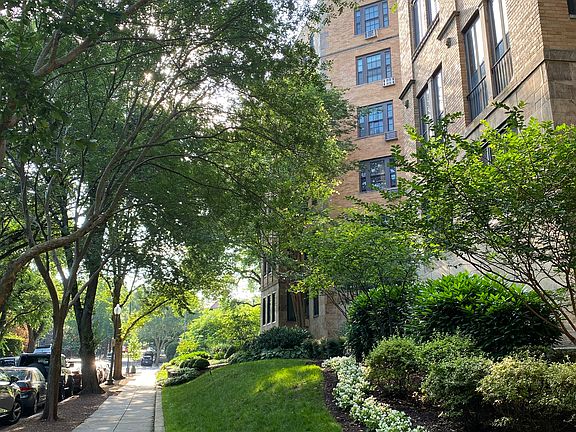 4th image of 2032 Belmont Rd NW APT 107
