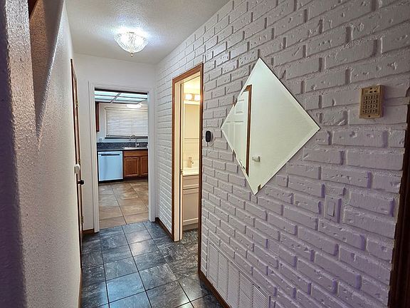 4th image of 224 Plantation Way