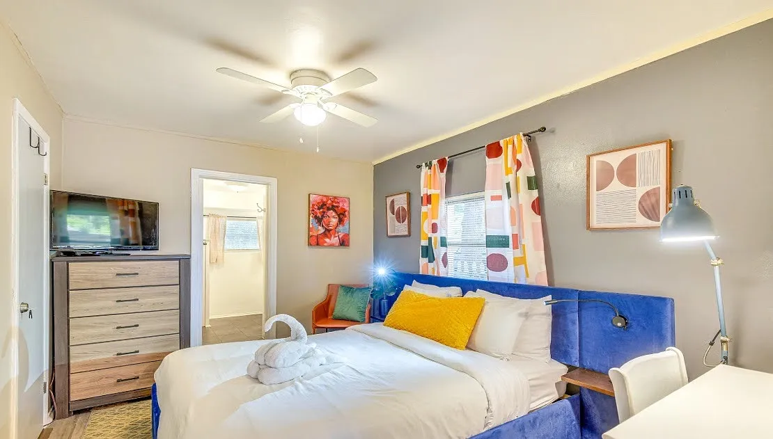 2 bed, 650 sqft, $1,912 — Photo 3
