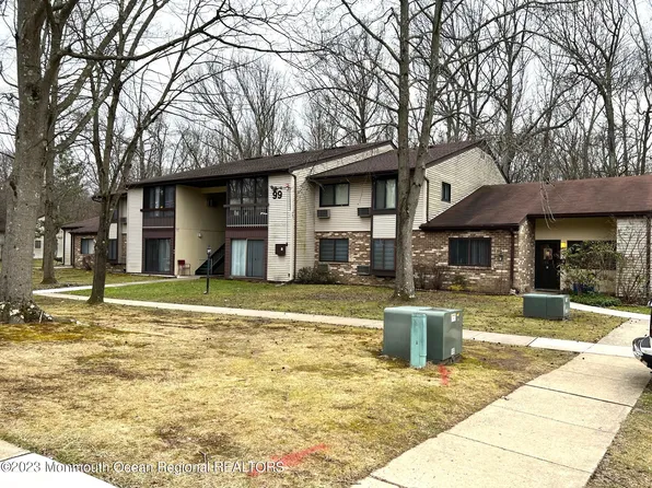 99 Arrowood Rd Unit C, Manalapan, NJ 07726