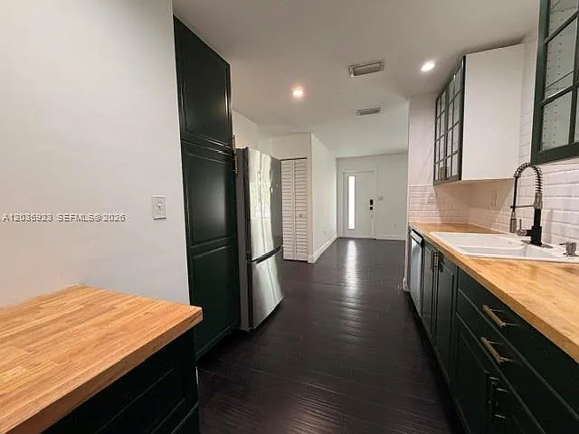 21455 NW 39th Ave #1 — Photo 6