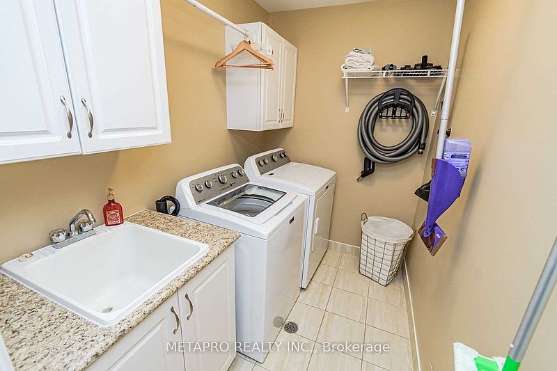 Burlington House for rent - 5 Bedrooms — photo 28