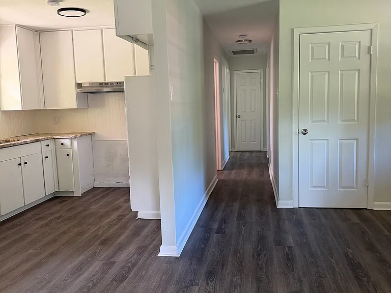 1802 Kerry Dr — Photo 9