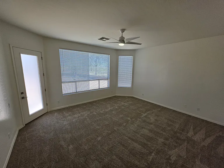 2653 N Travis — Photo 22