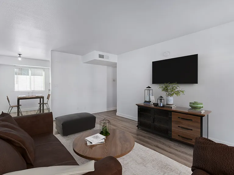 2922 N 35th St #6 — Photo 3