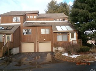 41 Red Oak Cir, Shelton, CT 06484