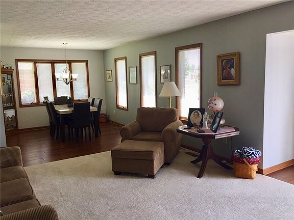 4th image of 338 Vinewood Dr N #9/10