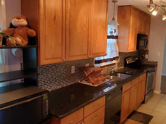 5th image of 103 Braine Ct