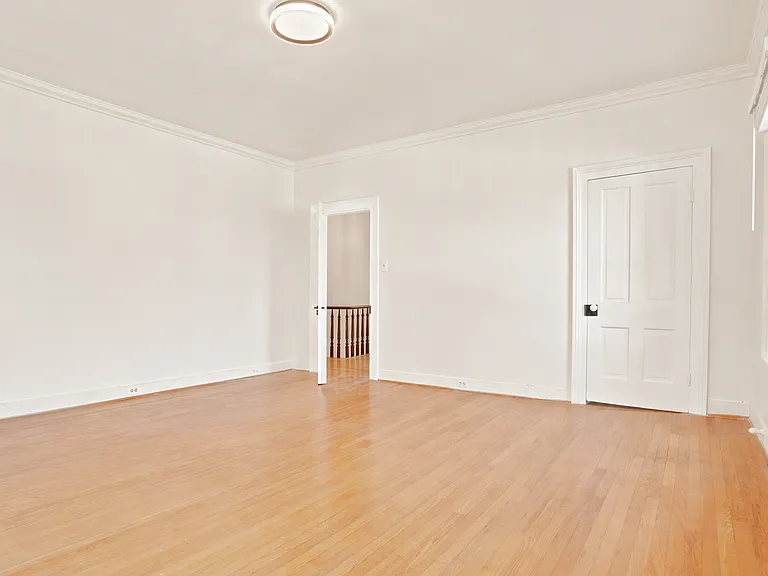 209 N Washington St — Photo 32
