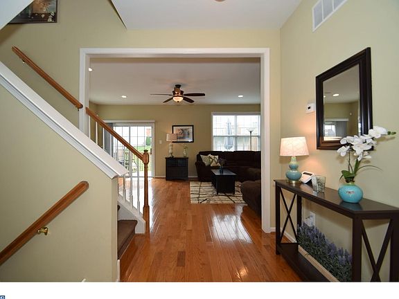 3rd image of 611 Vanderslice St