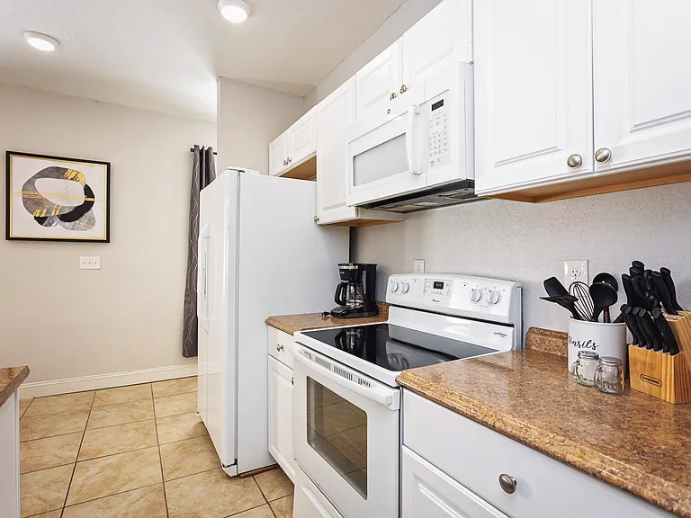 300 W Alva St — Photo 11