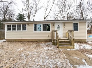 31 Black Oak Dr, Vernon, NJ 07462