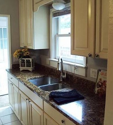 Kitchen w/ Granite Counte