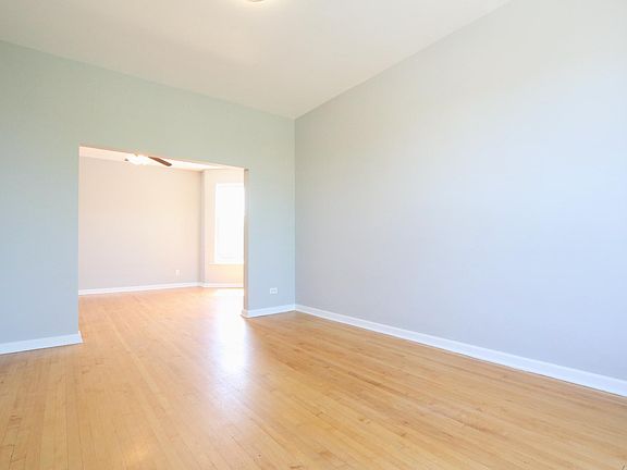 3rd image of 2243 S Oakley Ave APT 2