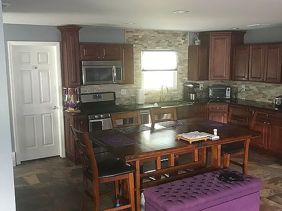 5th image of 263 Waukena Ave