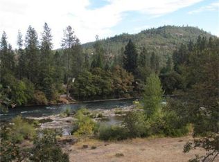7096 Rogue River Dr, Shady Cove, OR 97539