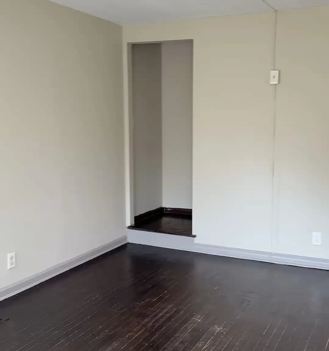 3 bed, 914 sqft, $1,350 — Photo 1