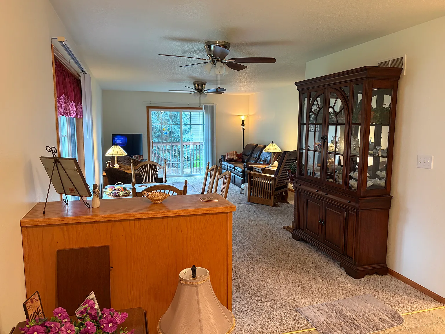 3 bed, 1970 sqft, $1,700 — Photo 4