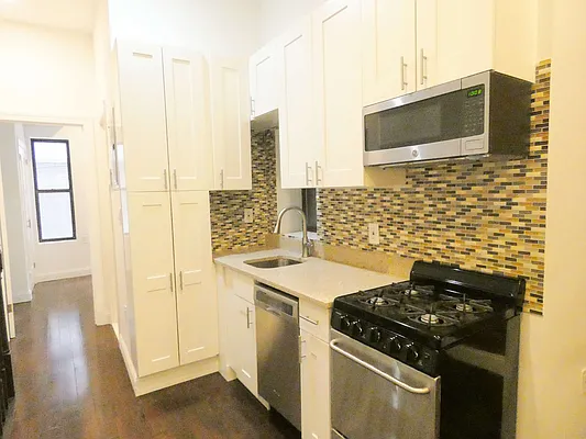 Rented by Compass | media 25