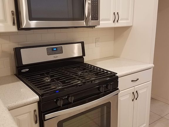 5th image of 23924 Evans Ave
