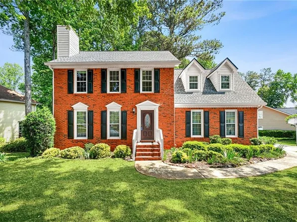 825 Meadowsong Cir, Lawrenceville, GA 30043