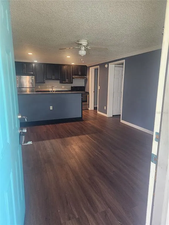 5901 Bryce Ln — Photo 2