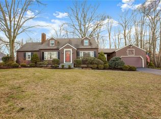 260 Lawrence Rd, Trumbull, CT 06611