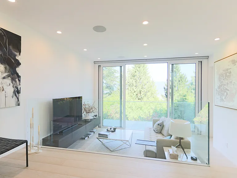 6173 Nelson Ave — Photo 41