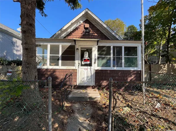 530 Washington Avenue, Riverhead, NY 11901