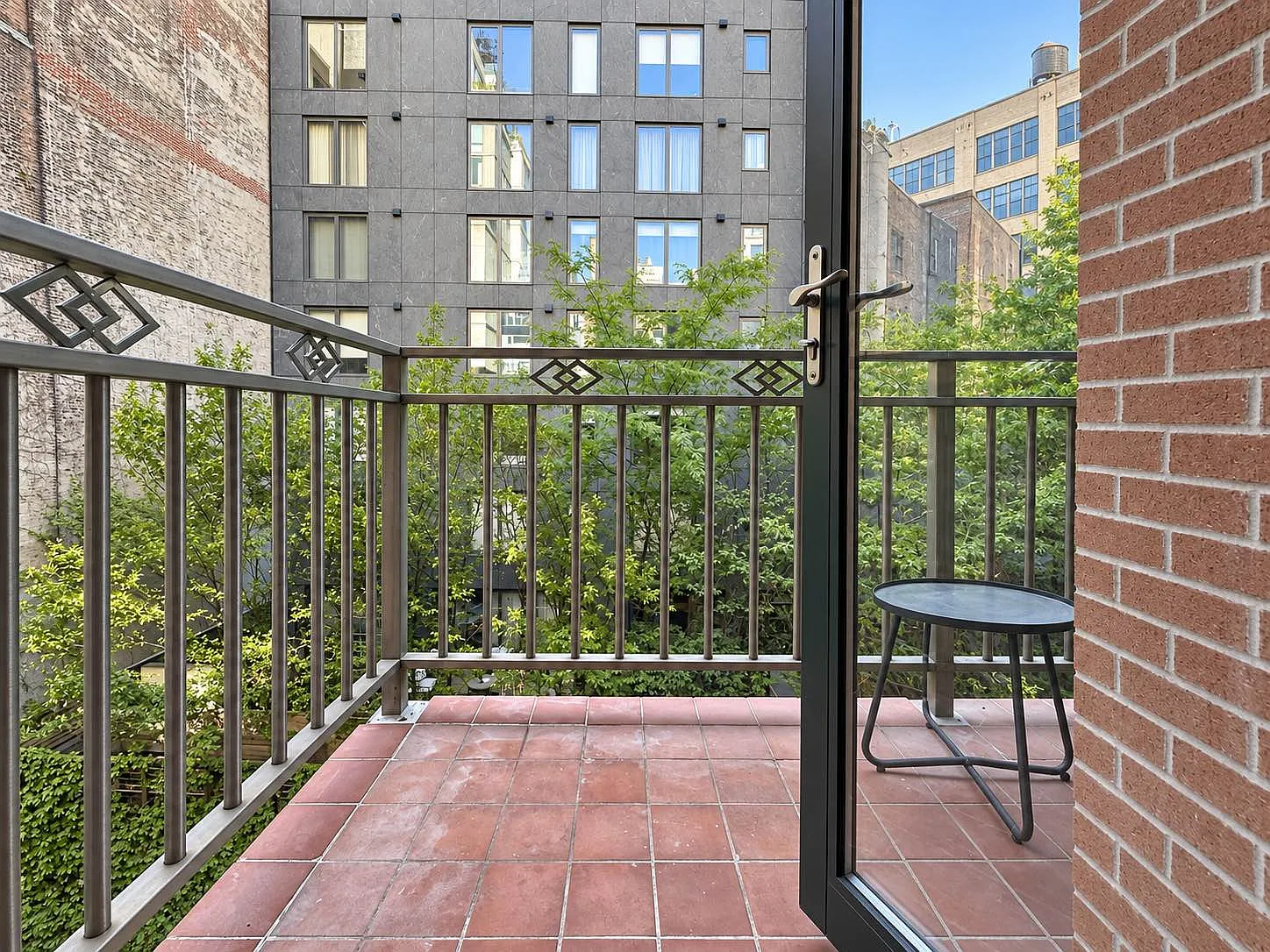 140 West 19th Street — Photo 2