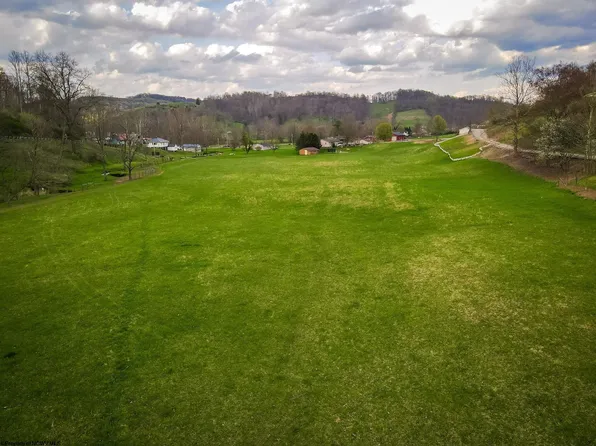 Berlin Rd, Weston, WV 26452