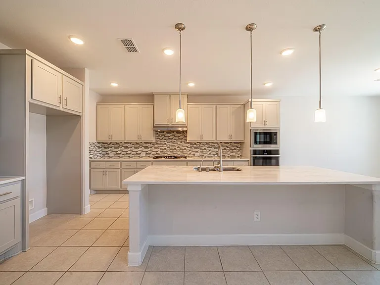 4706 Llano Loop — Photo 10