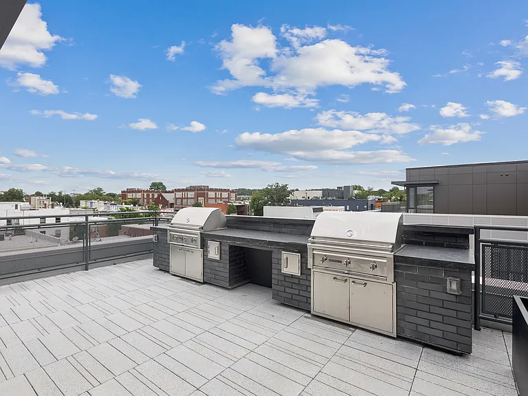 Park Morton Apartments — Photo 26