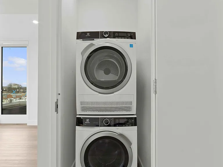 45-10 215th Pl #PHF — Photo 10