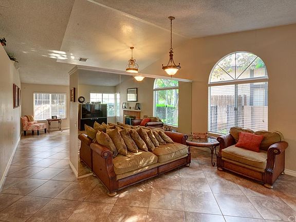4th image of 14342 Mountain High Dr