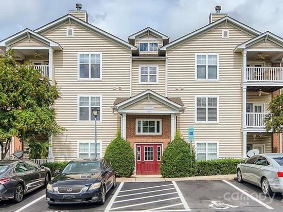 11251 Hyde Pointe Ct, Charlotte, NC 28262